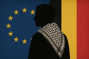 Silhouette d’un jeune homme portant un keffieh, sur fond des drapeaux belge et européen.
